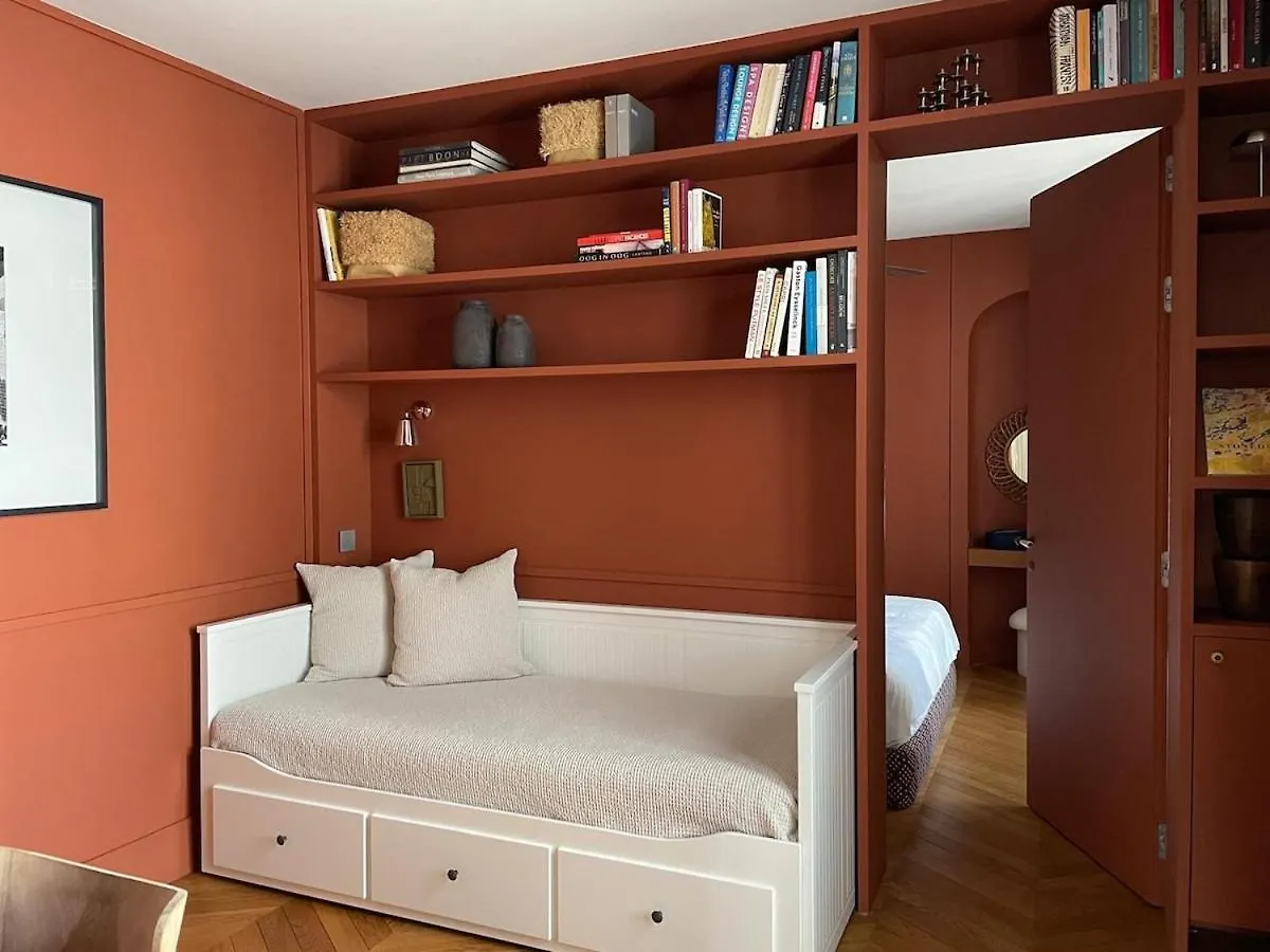Апартаменты L'Atelier 35 With View Of Montmartre Париж
