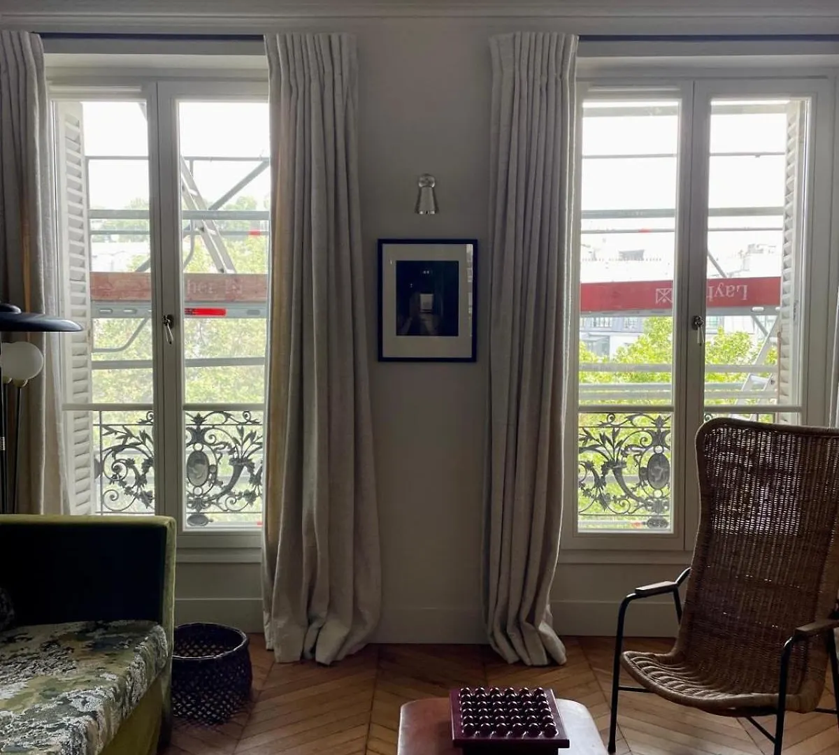 Апартаменты L'Atelier 35 With View Of Montmartre Париж